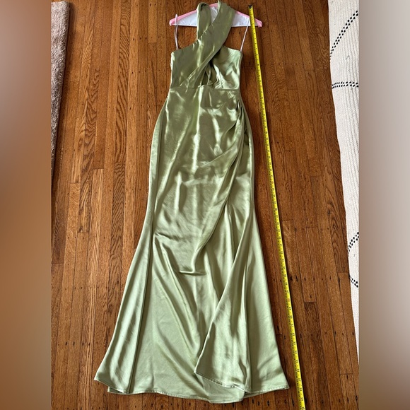 ELLIATT Begonia Maxi Dress Avocado Green Satin - Picture 9 of 9